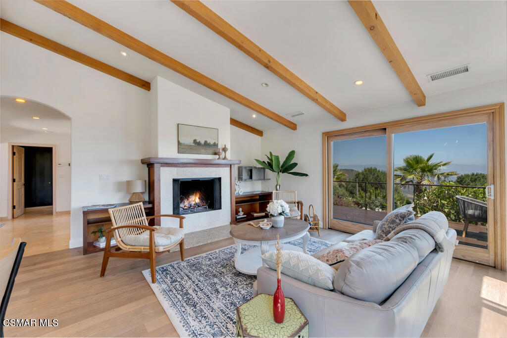 14975 Yerba Buena Road Property Photo 11