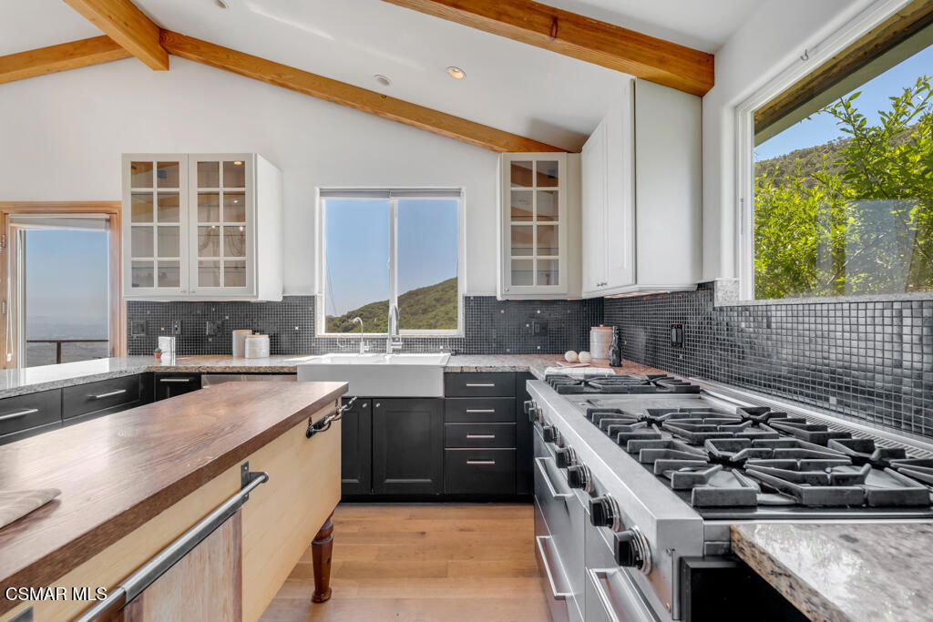 14975 Yerba Buena Road Property Photo 18