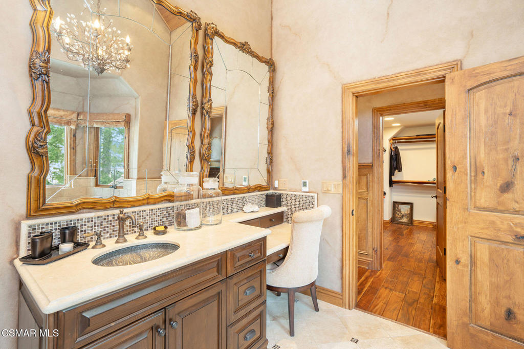 32310 Hummingbird Court Property Photo 23