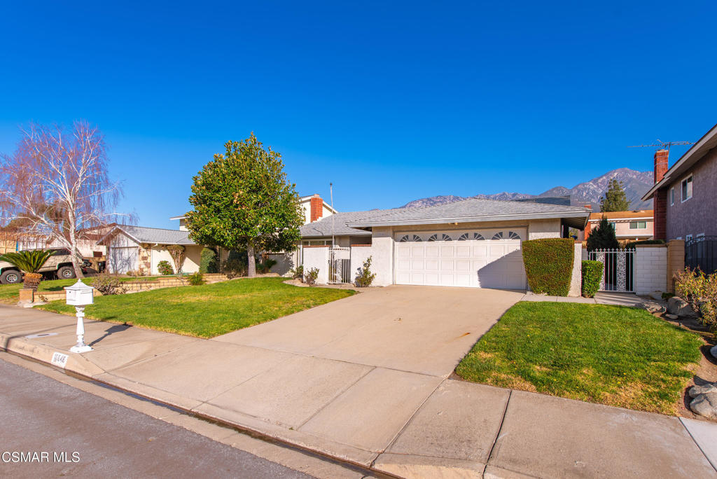 10646 Ring Avenue Property Photo 3