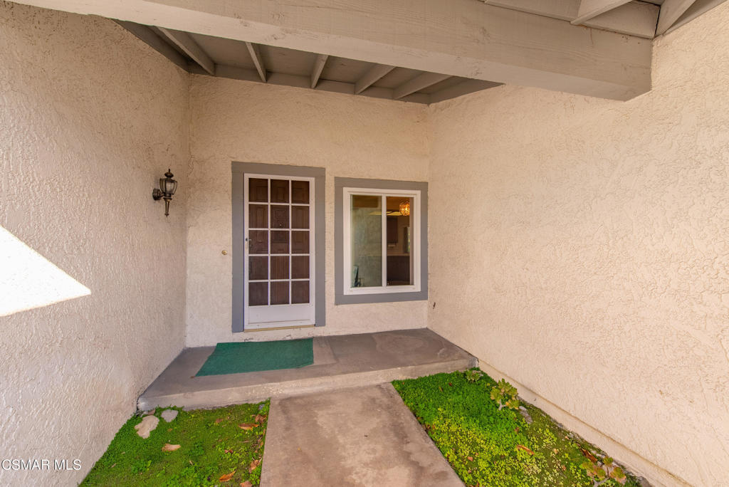 10646 Ring Avenue Property Photo 5