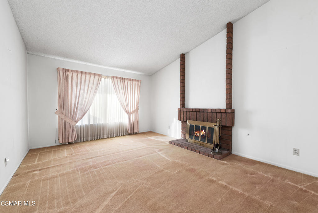 10646 Ring Avenue Property Photo 6