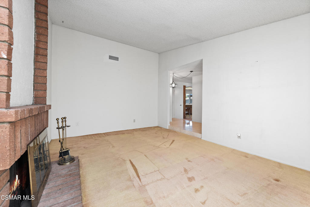 10646 Ring Avenue Property Photo 7
