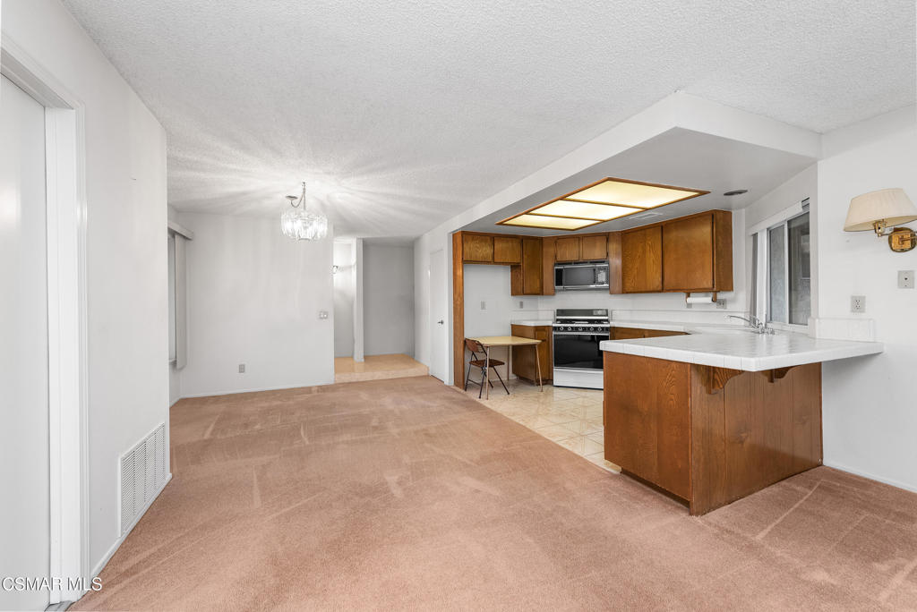 10646 Ring Avenue Property Photo 10