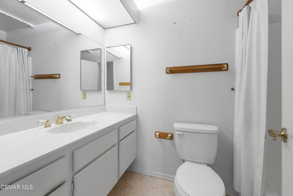10646 Ring Avenue Property Photo 15
