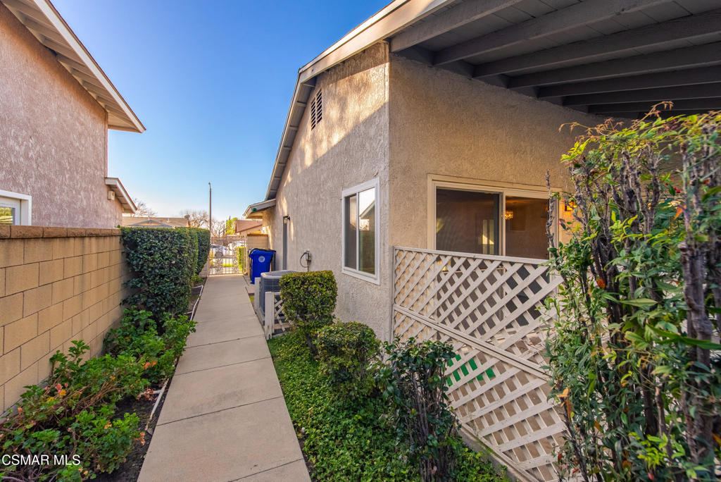 10646 Ring Avenue Property Photo 21
