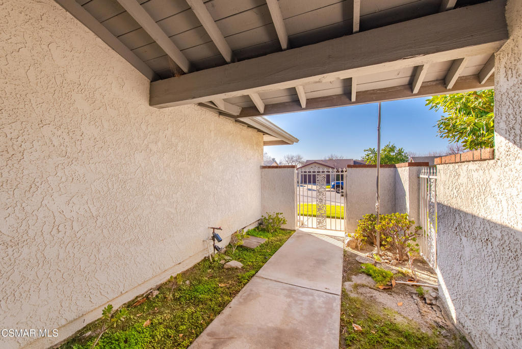10646 Ring Avenue Property Photo 22