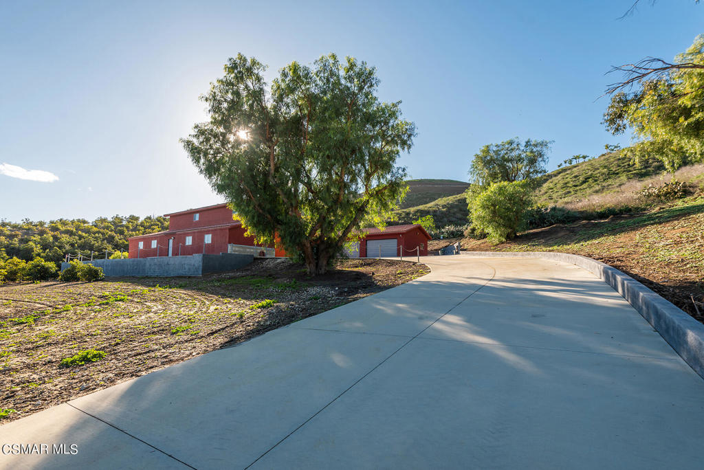 2065 E La Loma Avenue Property Photo 39