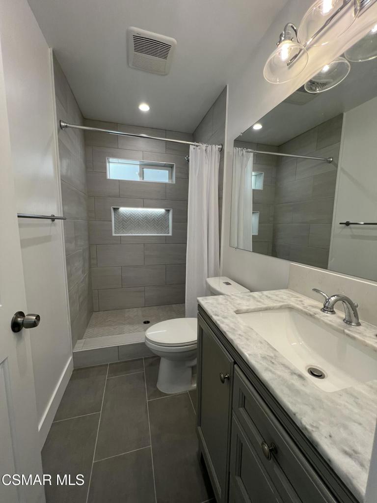 545 B Shenandoah Street Property Photo