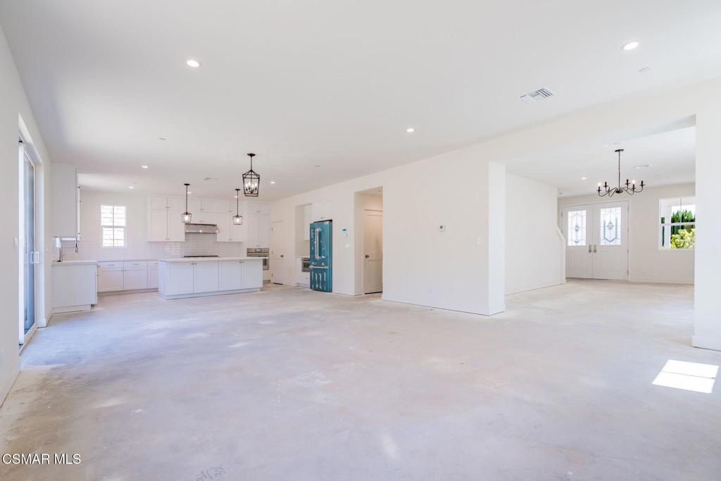 4687 Summit Avenue Property Photo 16