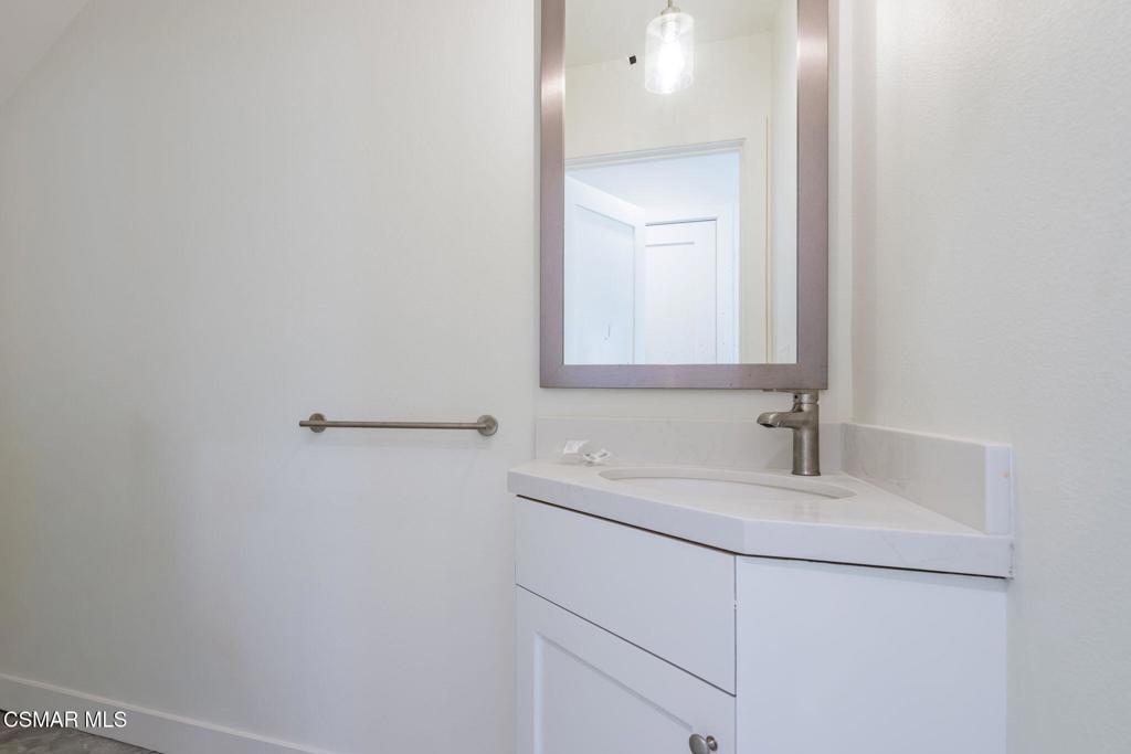 4687 Summit Avenue Property Photo 27