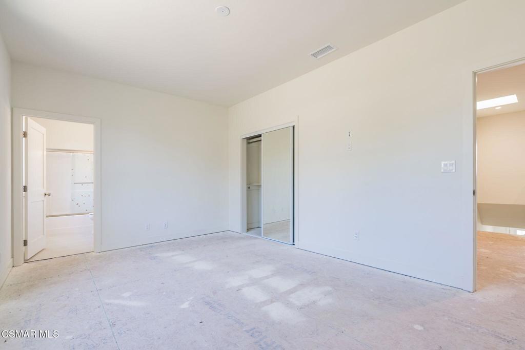 4687 Summit Avenue Property Photo 42