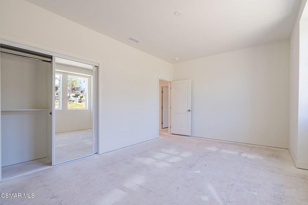 4687 Summit Avenue Property Photo 43