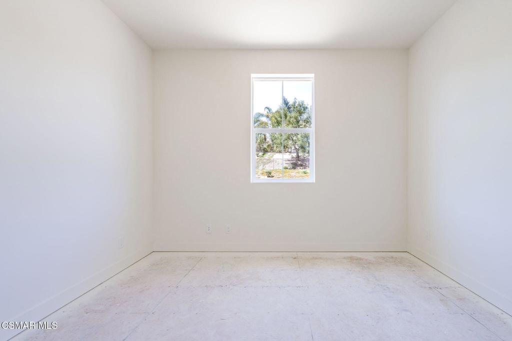 4687 Summit Avenue Property Photo 48