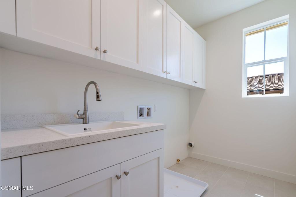 4687 Summit Avenue Property Photo 49