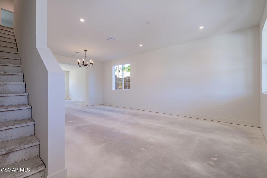 4699 Summit Avenue Property Photo 7