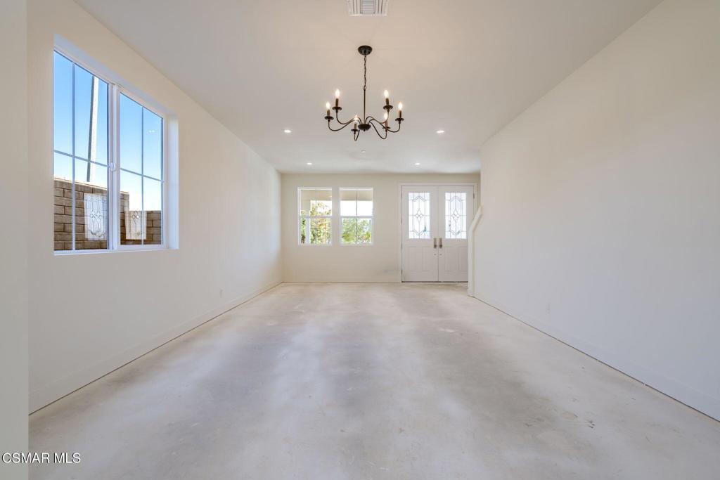 4699 Summit Avenue Property Photo 13
