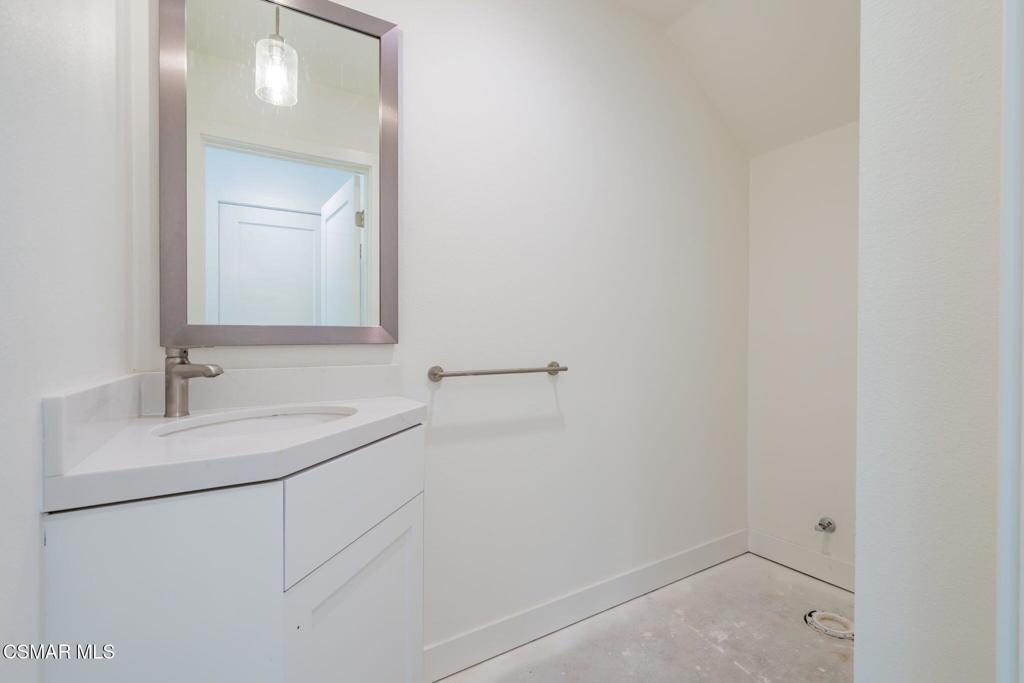 4699 Summit Avenue Property Photo 27