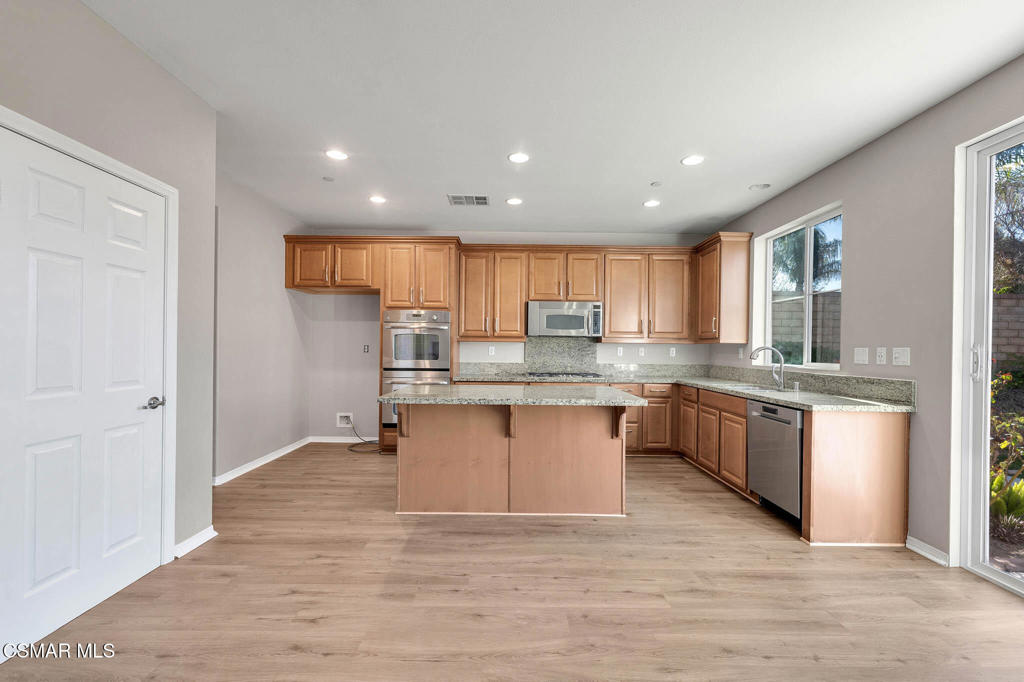 22632 Dragonfly Court Property Photo 12