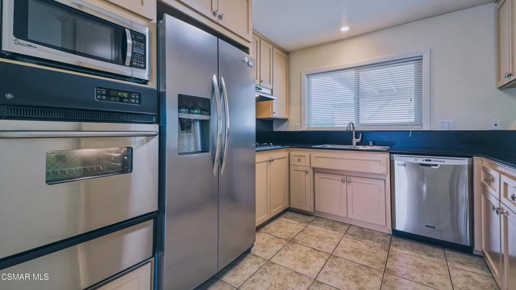 539 Debbie Street Property Photo 12