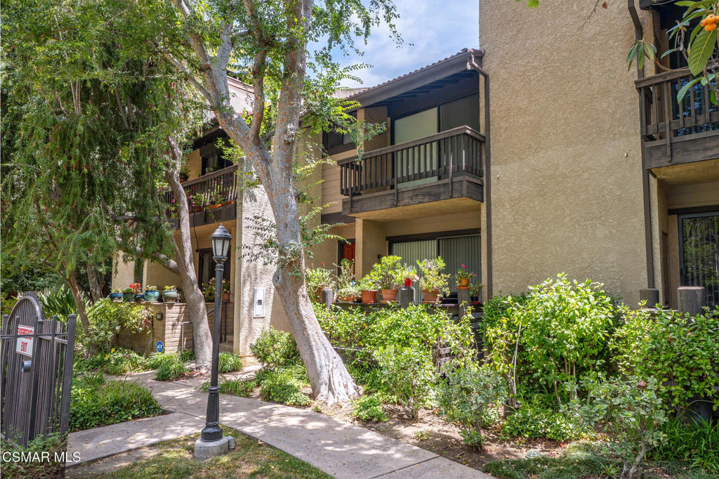 21901 Burbank Boulevard 199 Property Photo 1