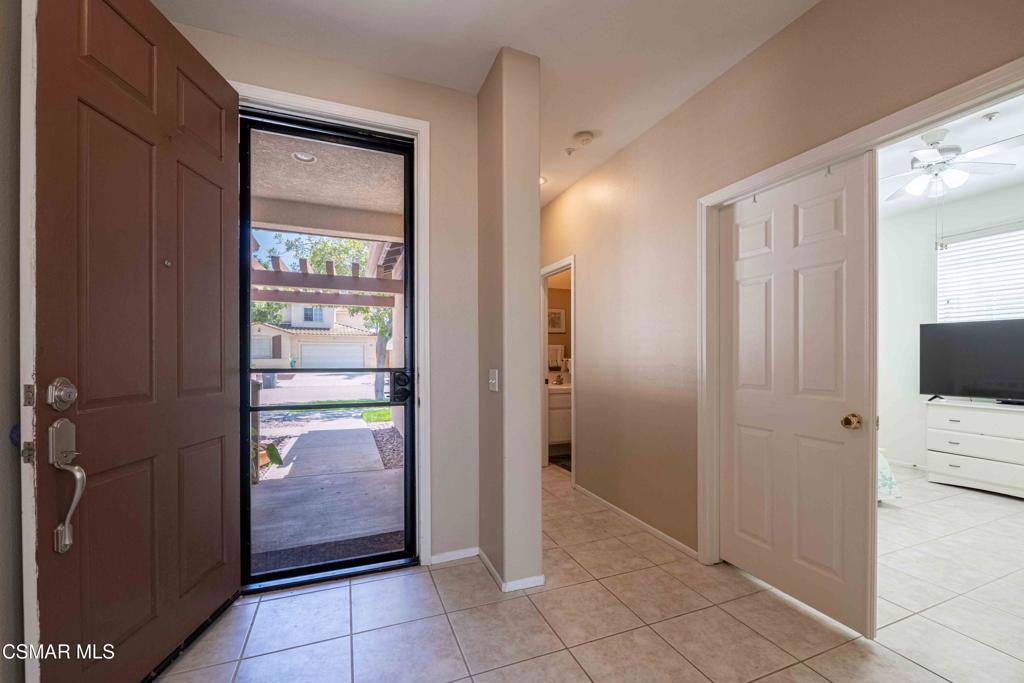 1633 Lola Way Property Photo 4