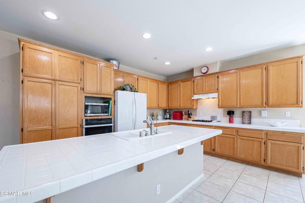 1633 Lola Way Property Photo 8