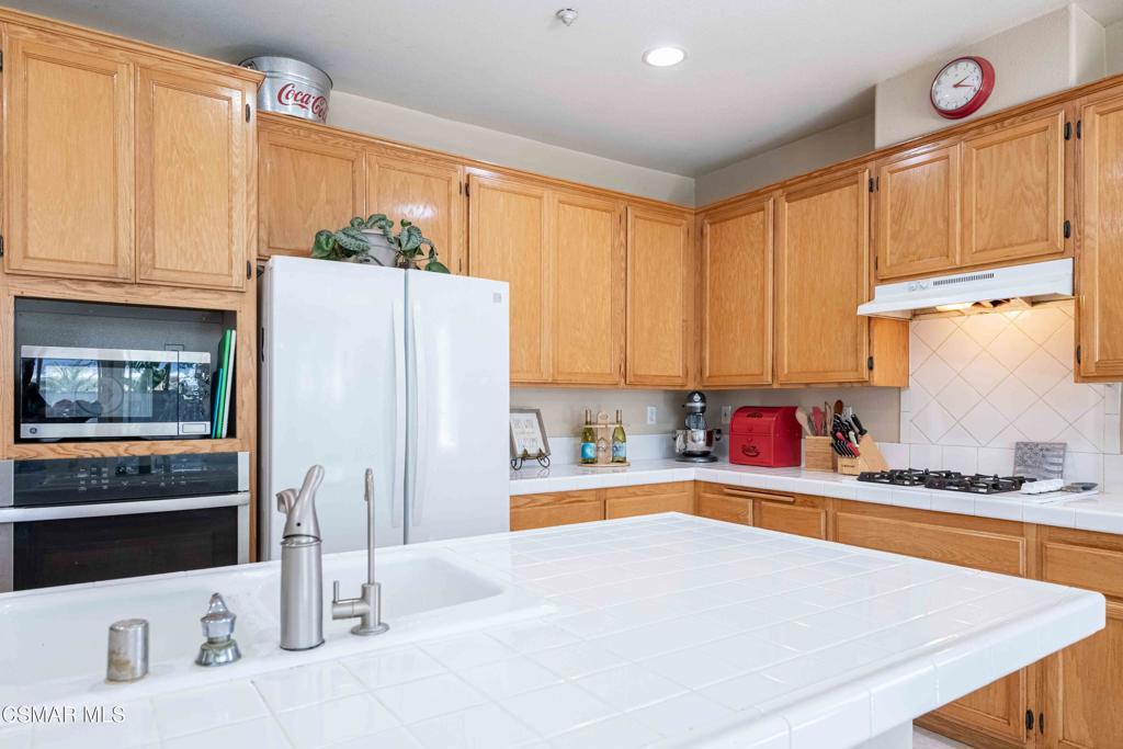 1633 Lola Way Property Photo 10