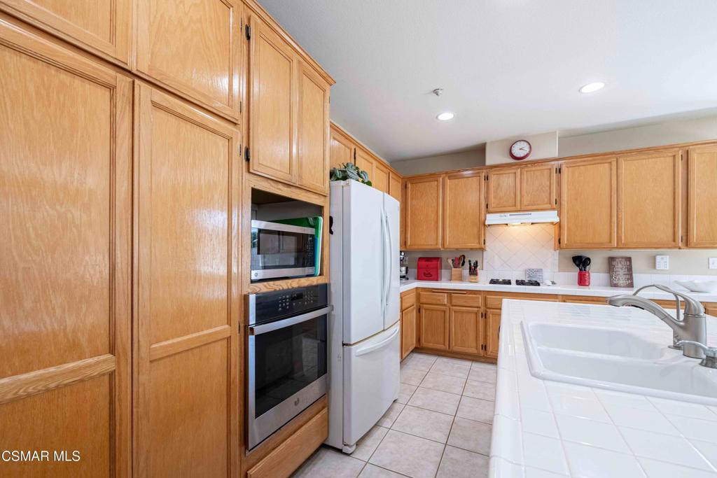 1633 Lola Way Property Photo 11