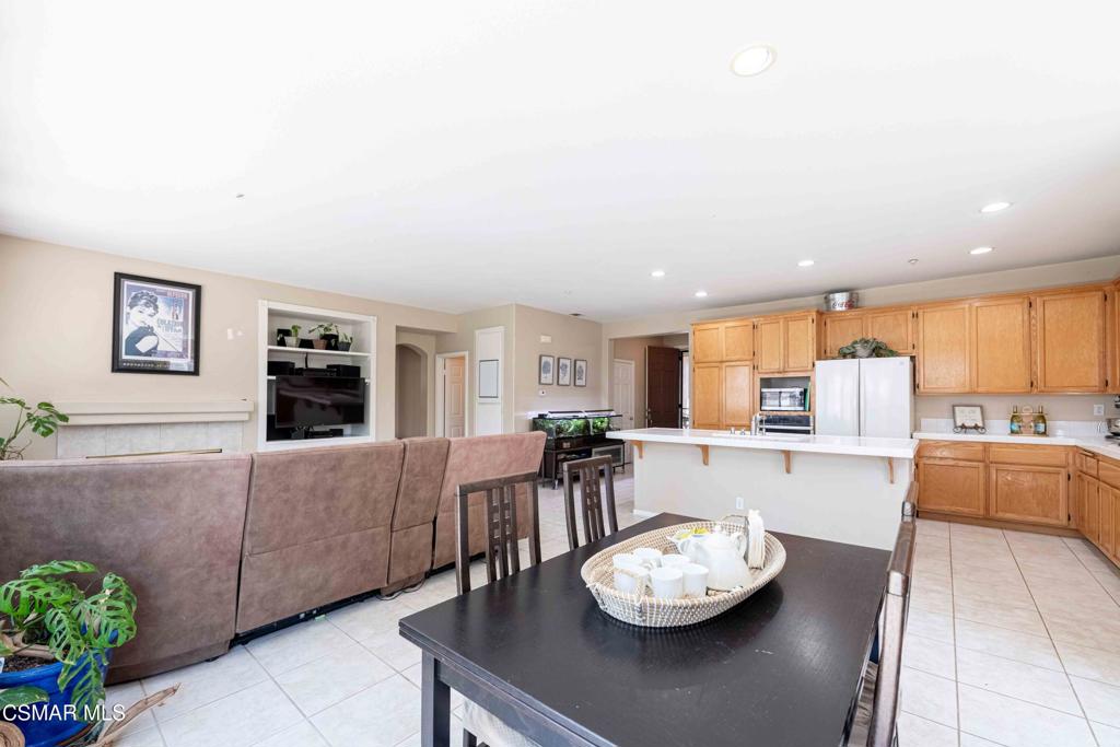 1633 Lola Way Property Photo 15