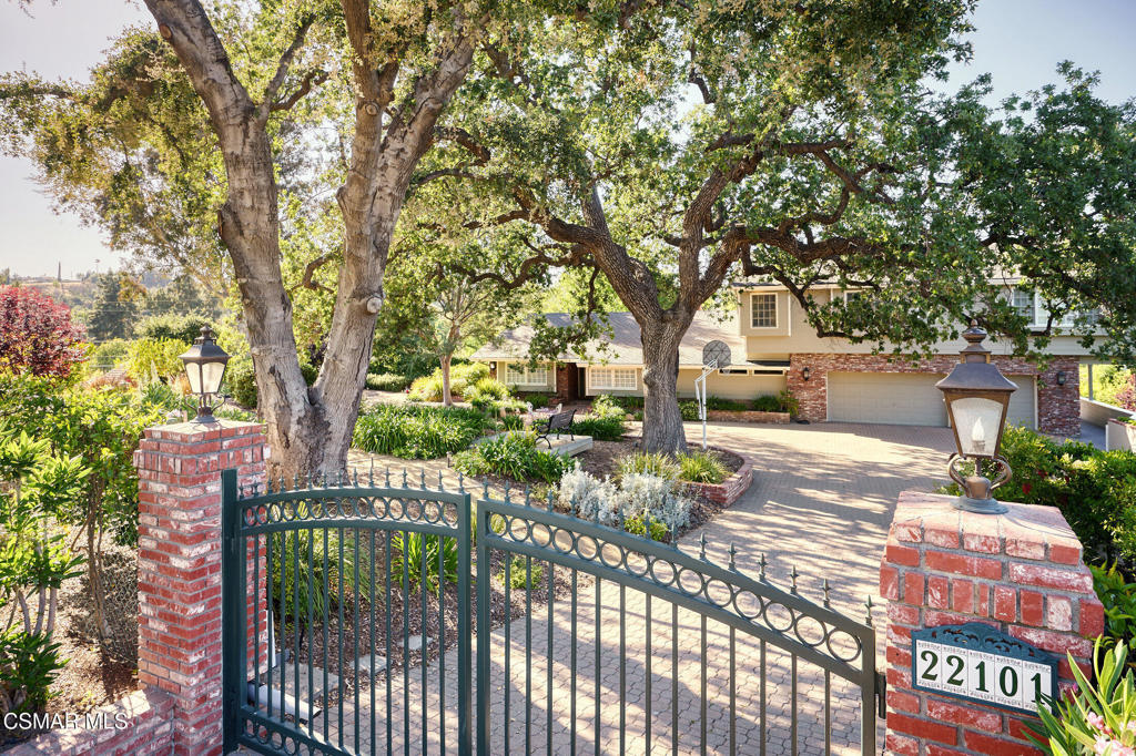 22101 Mulholland Drive Property Photo 4