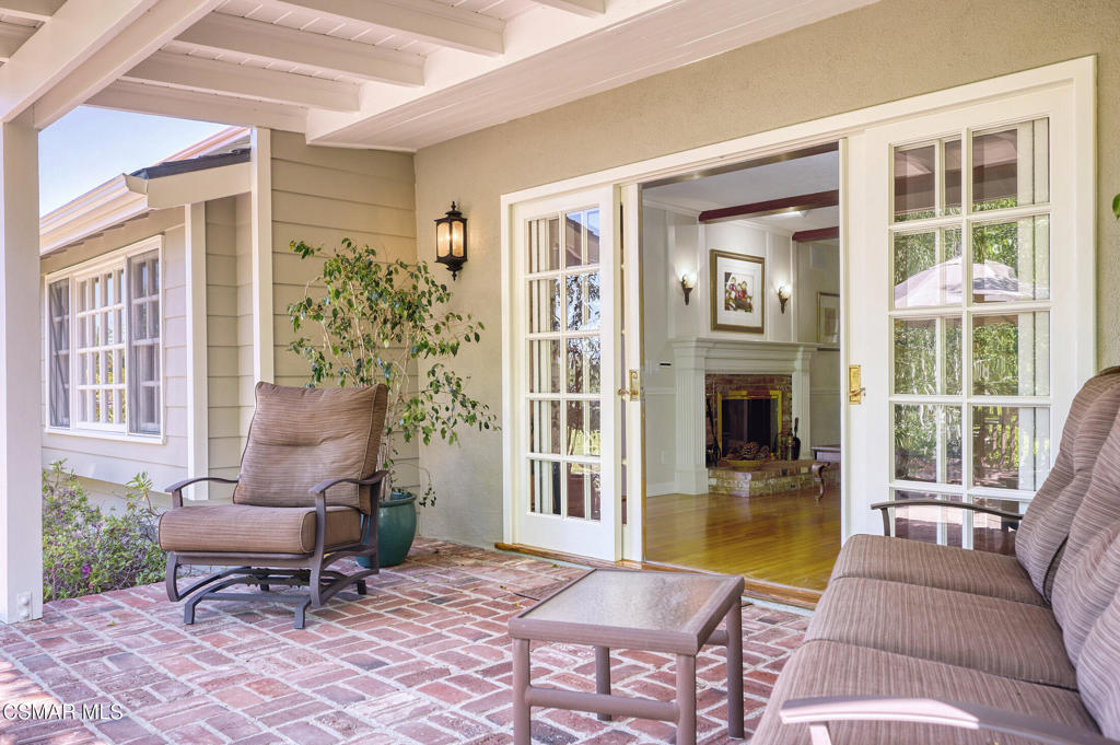 22101 Mulholland Drive Property Photo 18