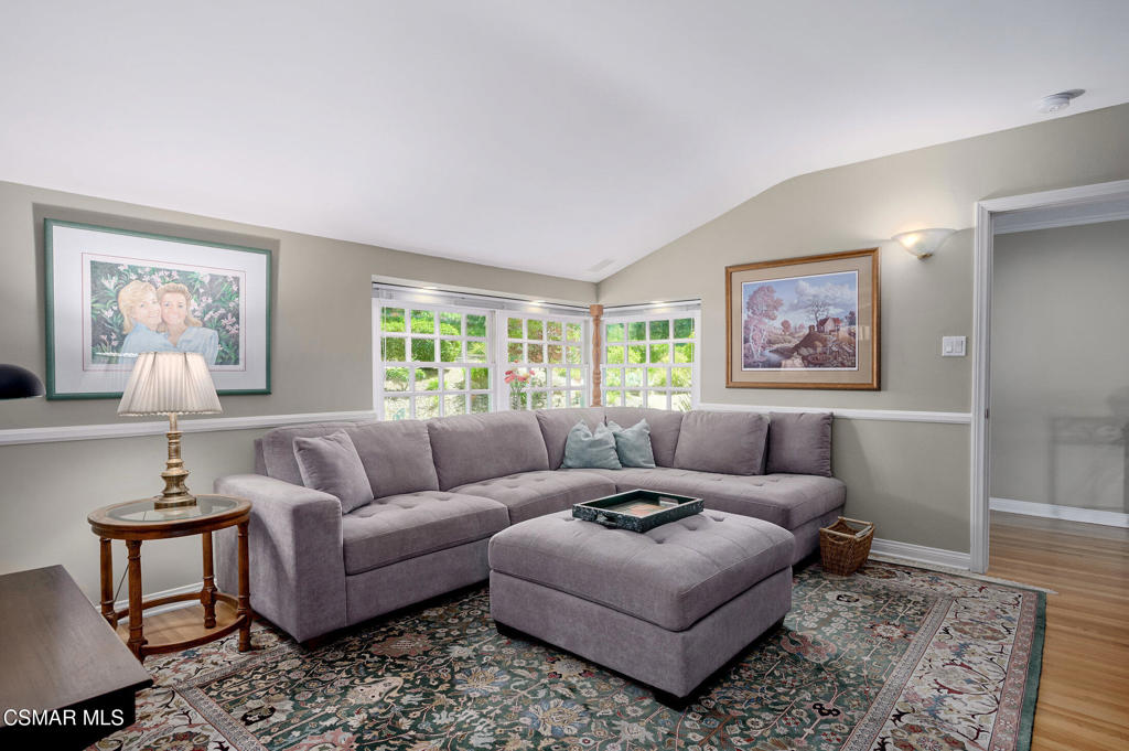 22101 Mulholland Drive Property Photo 32