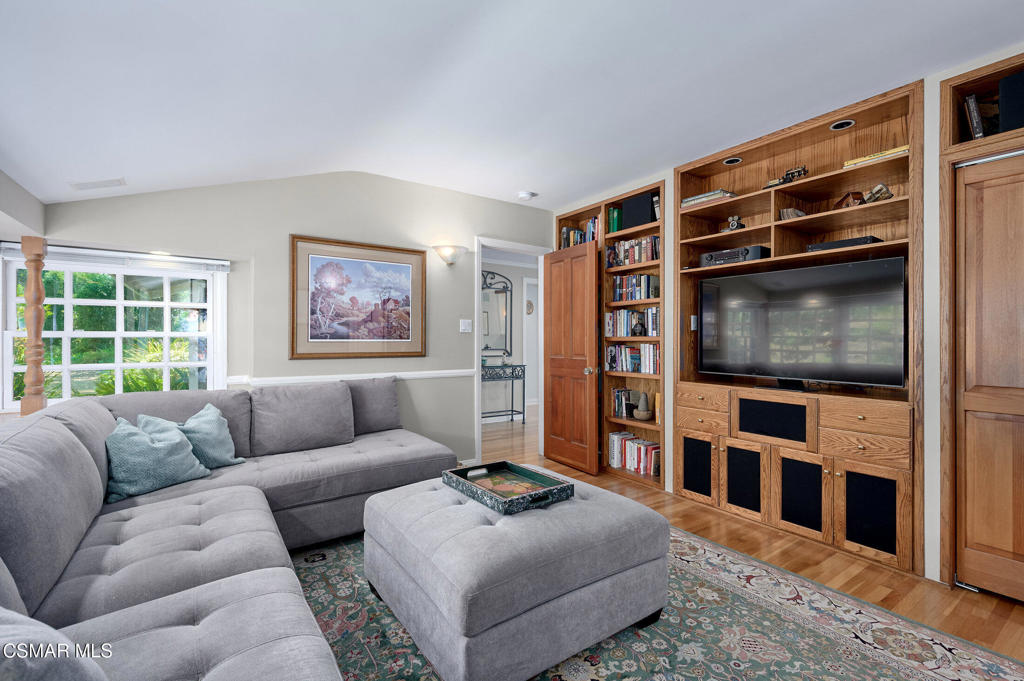 22101 Mulholland Drive Property Photo 34