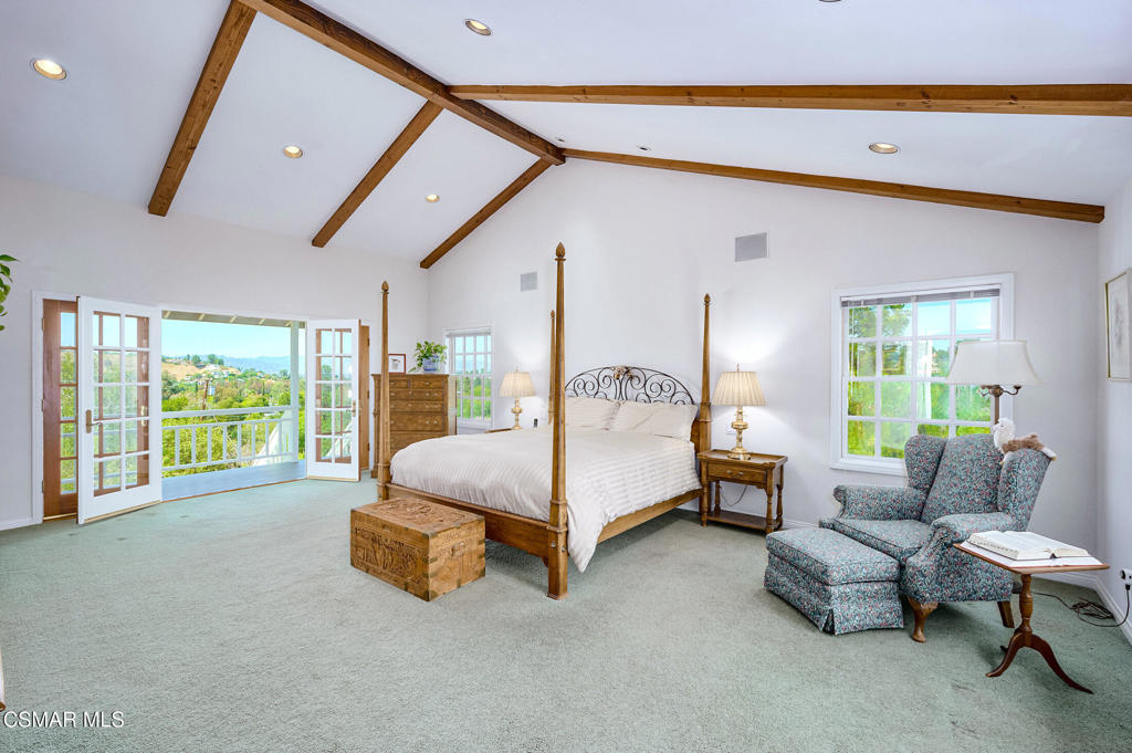 22101 Mulholland Drive Property Photo 46