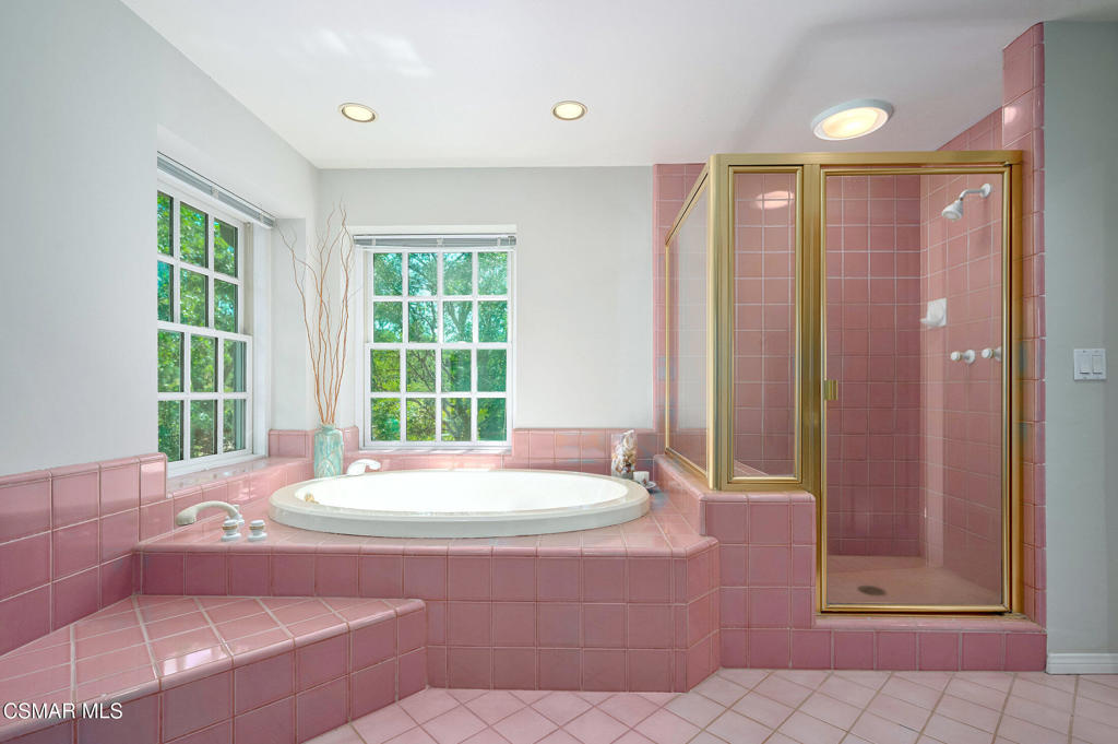 22101 Mulholland Drive Property Photo 52