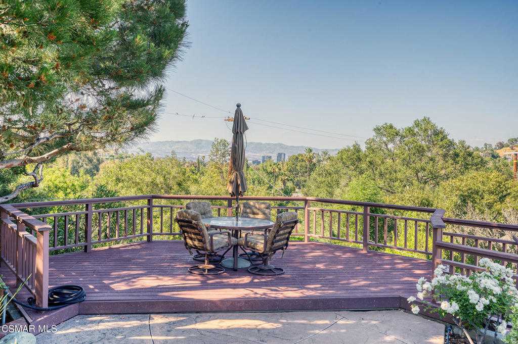 22101 Mulholland Drive Property Photo 58