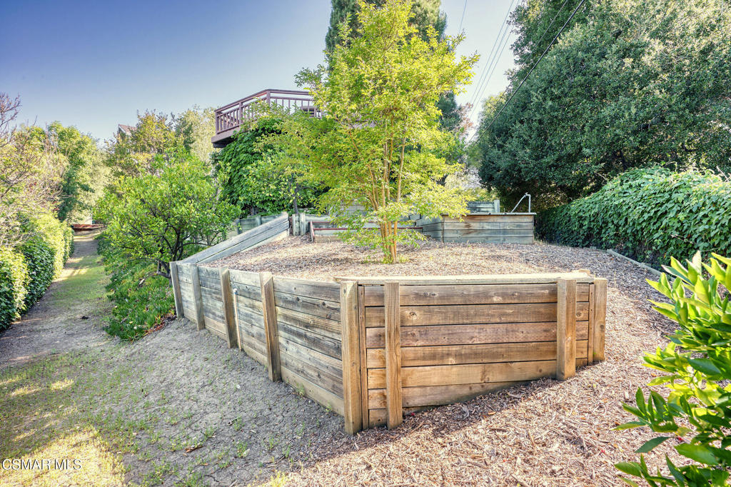 22101 Mulholland Drive Property Photo 62