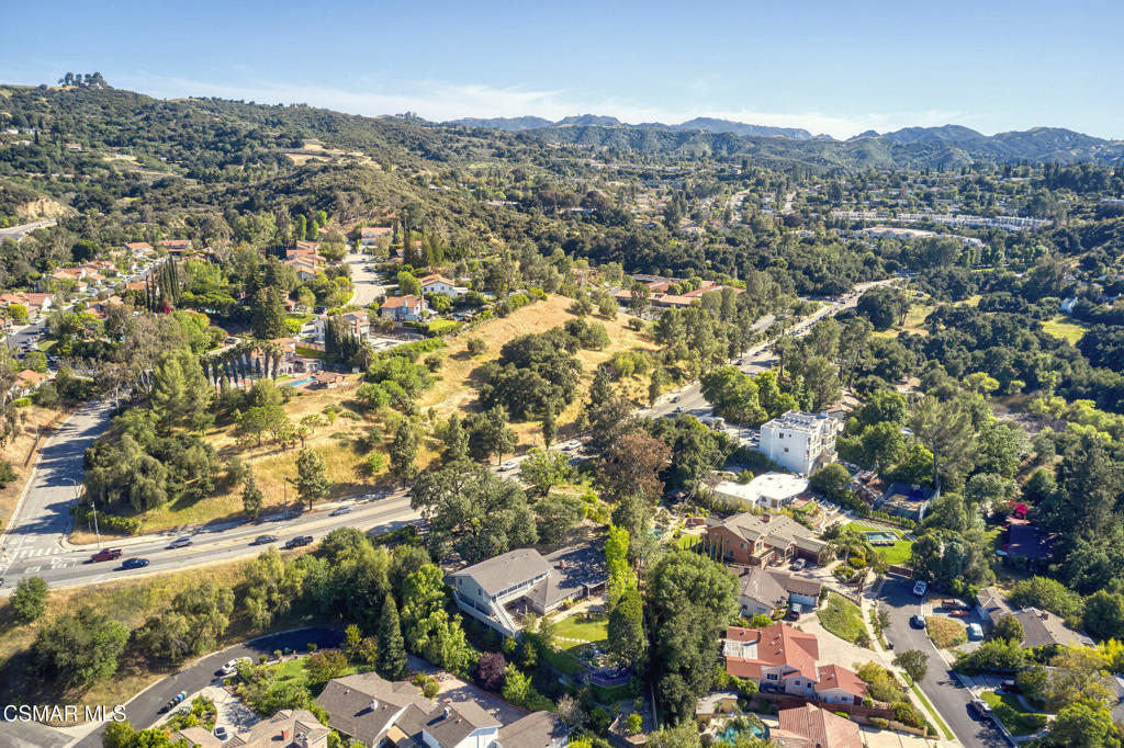 22101 Mulholland Drive Property Photo 64
