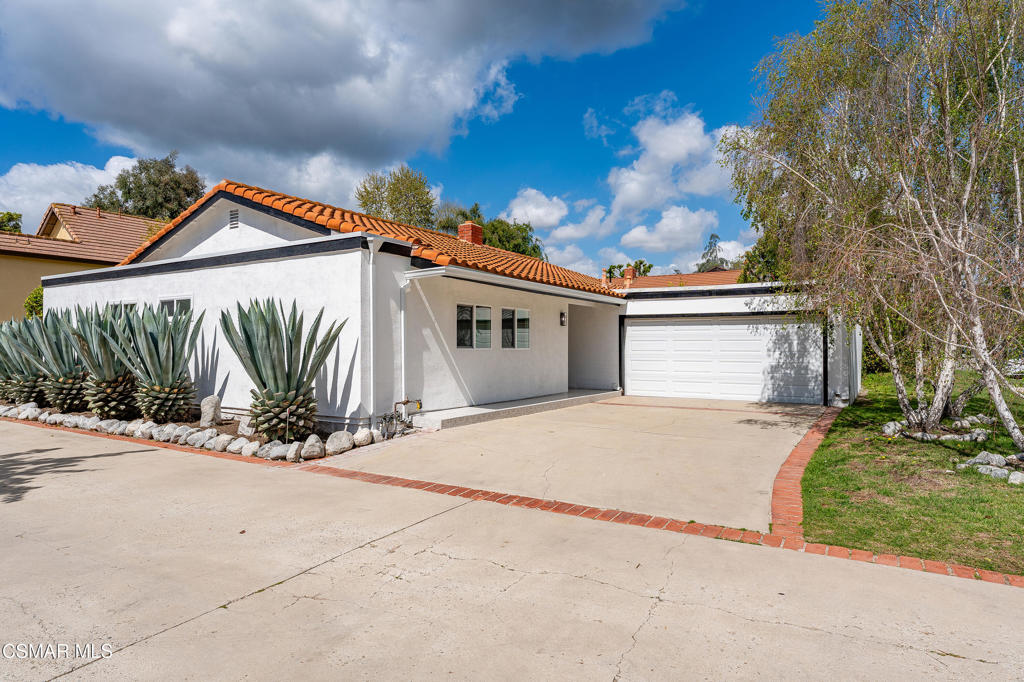 1161 Triunfo Canyon Road Property Photo 1