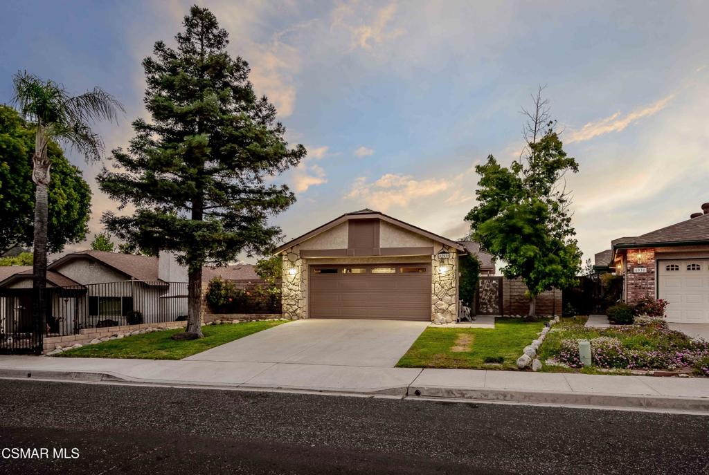 6940 Queens Court Property Photo 1