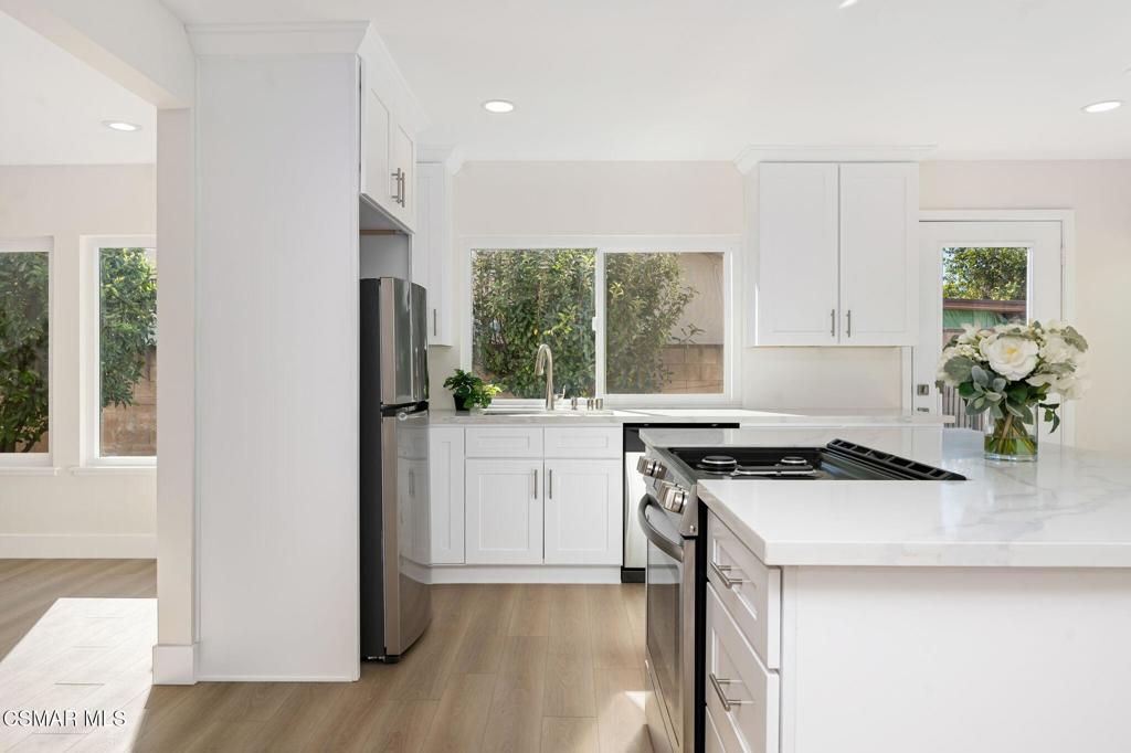 2091 Marter Avenue Property Photo 10