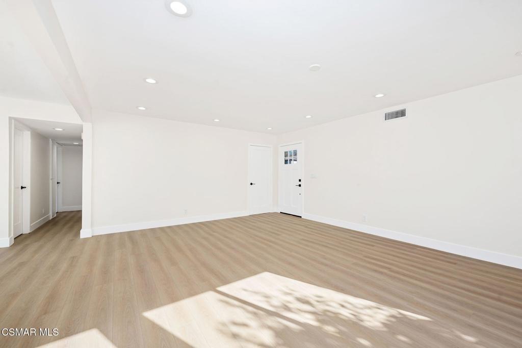 2091 Marter Avenue Property Photo 19