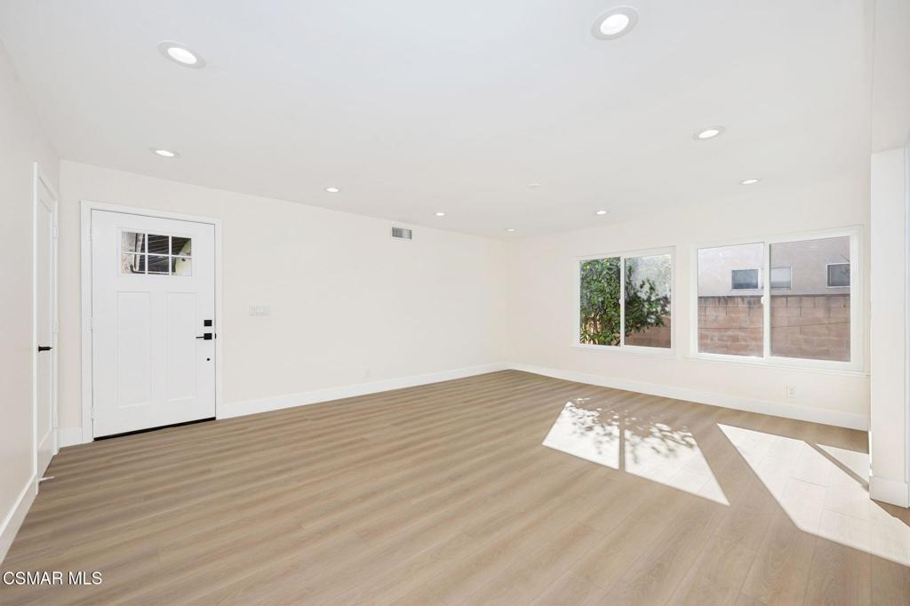 2091 Marter Avenue Property Photo 20