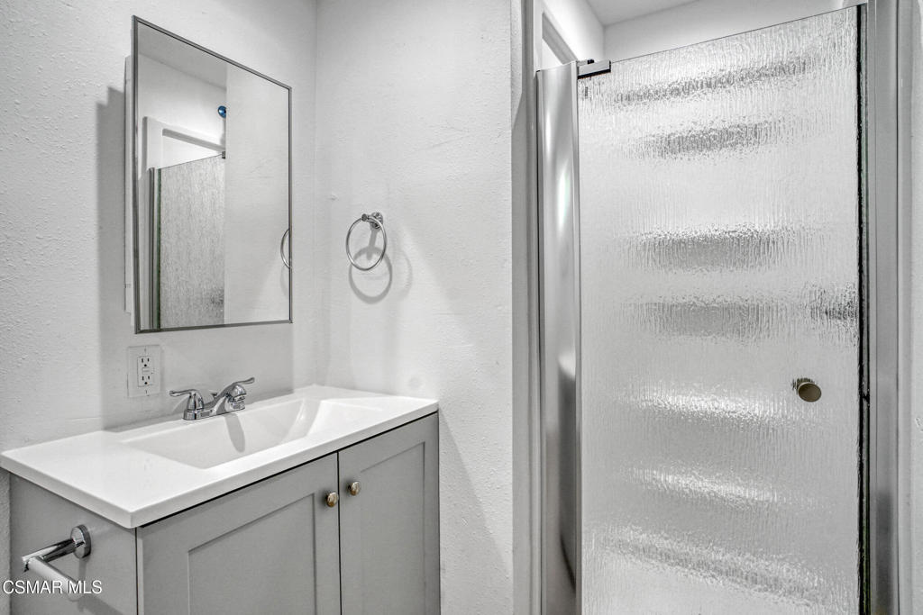 1070 Katherine Road Property Photo 18