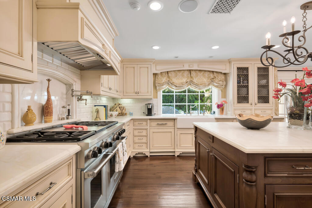 4043 Cresthaven Drive Property Photo 13