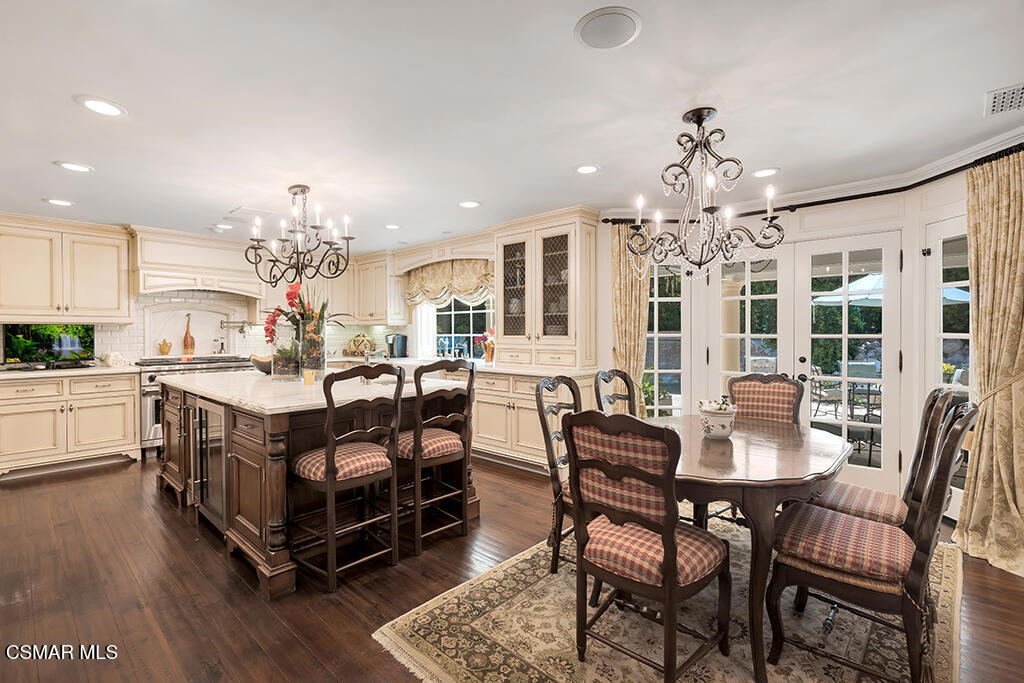 4043 Cresthaven Drive Property Photo 14