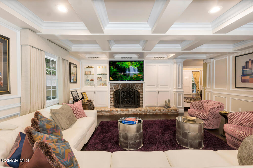 4043 Cresthaven Drive Property Photo 19