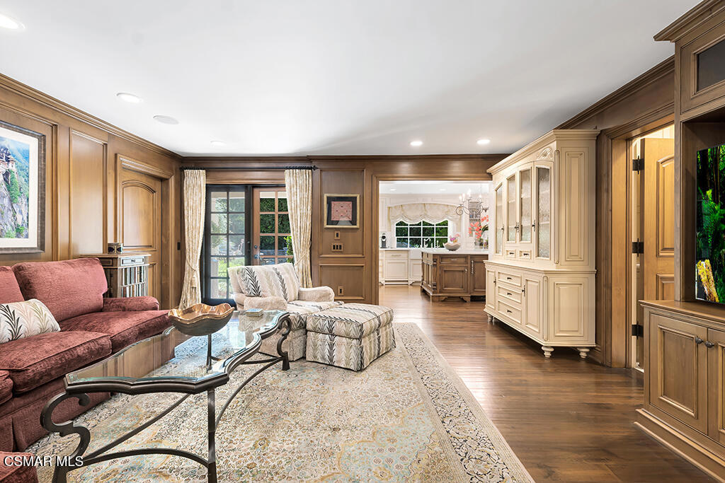 4043 Cresthaven Drive Property Photo 22