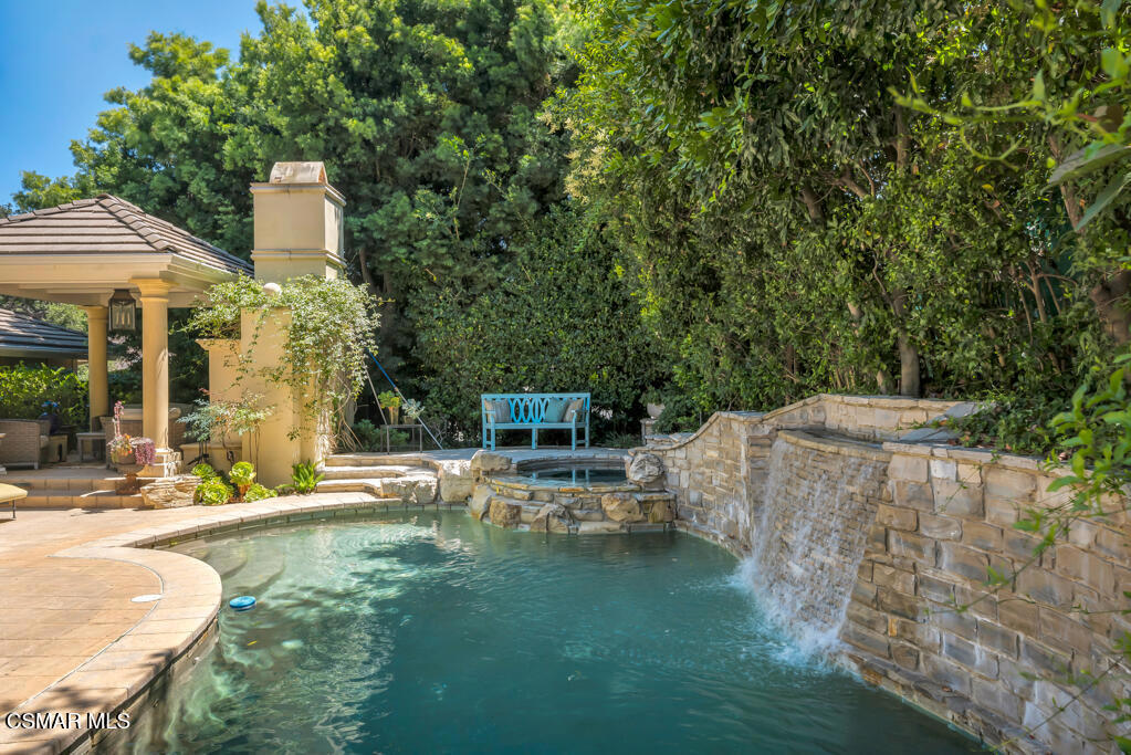 4043 Cresthaven Drive Property Photo 48